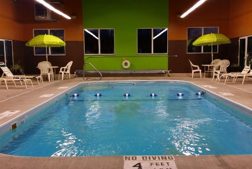 Super 8 by Wyndham Plattsburgh image 19