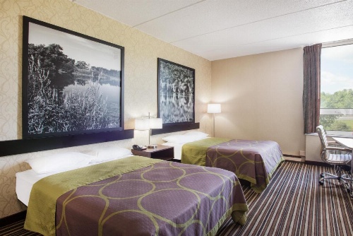 Super 8 by Wyndham Plattsburgh image 43